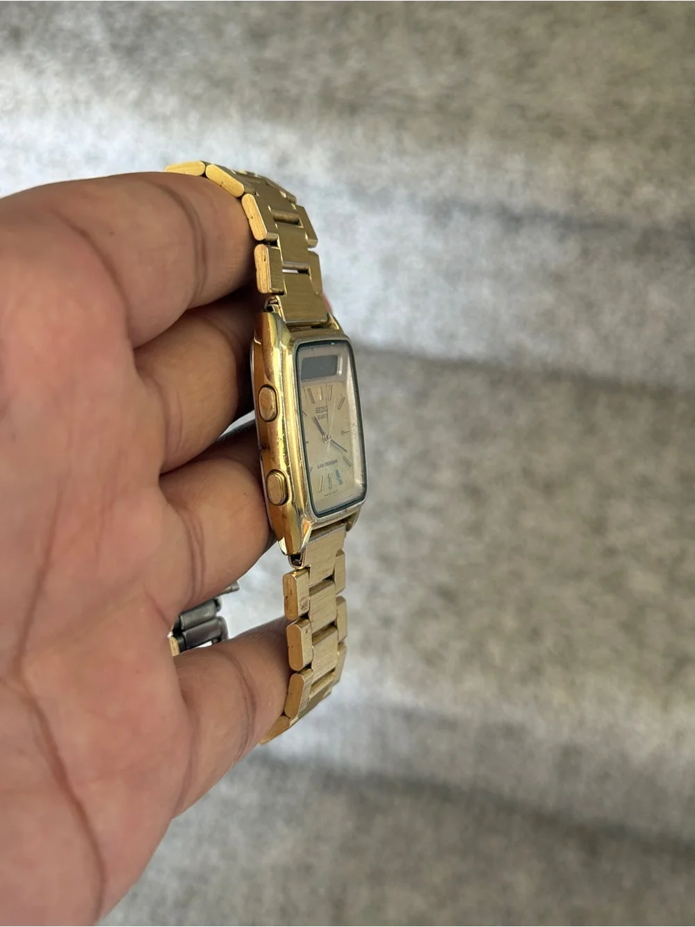 SEIKO Vintage 1980 Men’s Quartz Watch Gold Case Dial rare collectors Watch